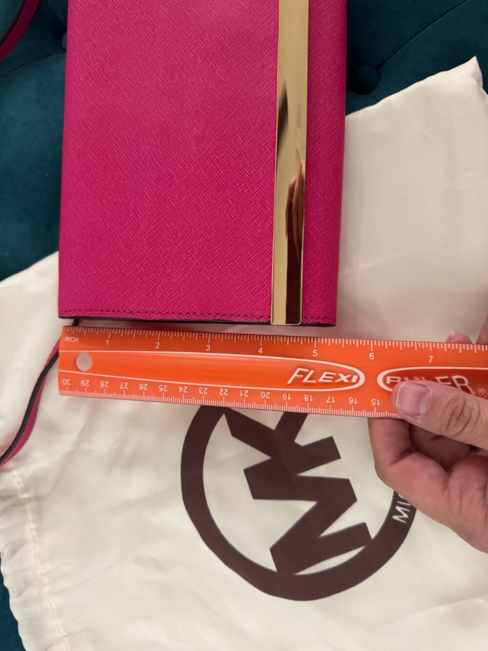 Michael Kors wristlet - Picture 3 of 4